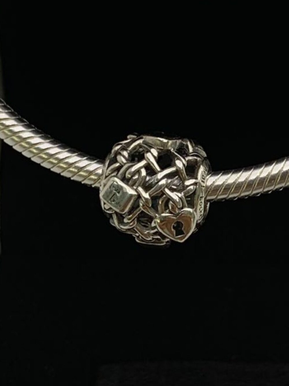 ✨✨Pandora Openwork Chain Link Padlock Charm